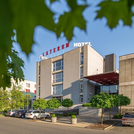 Hotel Laterum Pécs Buitenkant foto