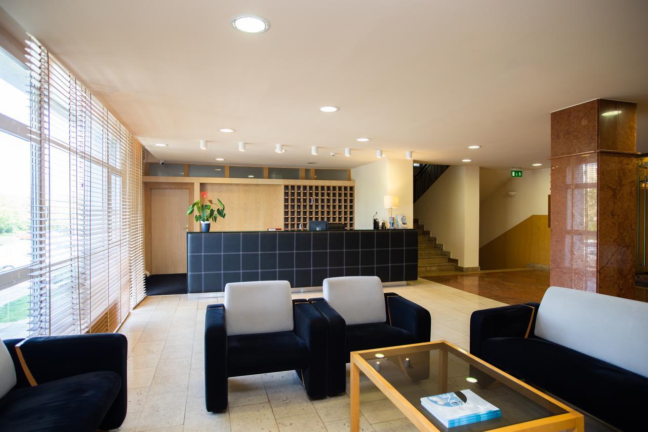 Hotel Laterum Pécs Buitenkant foto